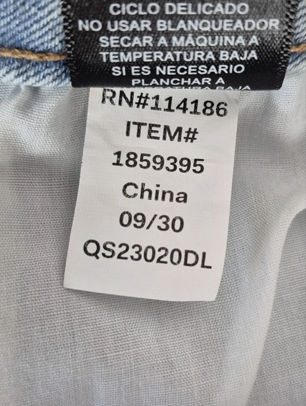 Frye High-Rise Cuffed Crop Plus Size Jeans in Stevie Light Wash - Size 14/32